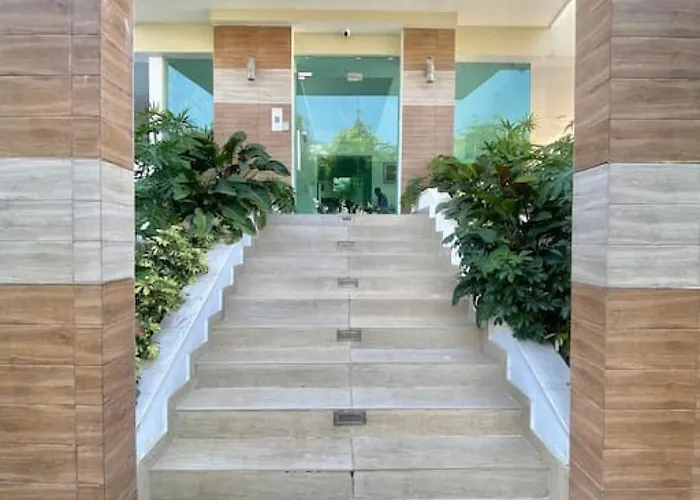 Upscale City Center Apt, Pool